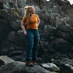 Diabas Hiking Pants Wmn (Autumn 2022) 31 Diabas Hiking Pants Wmn (Autumn 2022) -Urberg urberg diabas hiking pants wmn autumn 2022